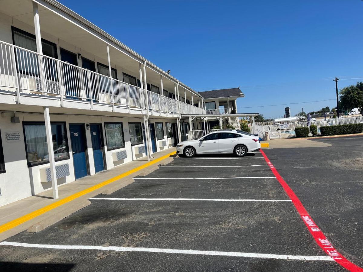 Motel 6 Denton, Tx - Unt Exterior foto