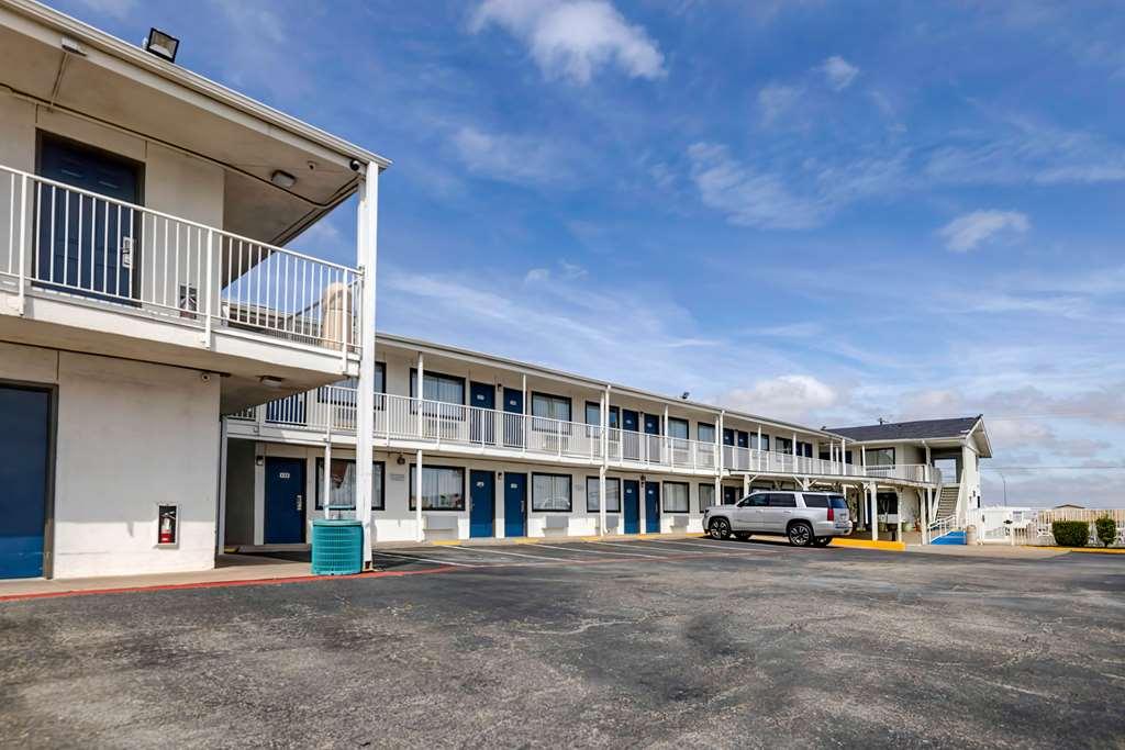 Motel 6 Denton, Tx - Unt Exterior foto